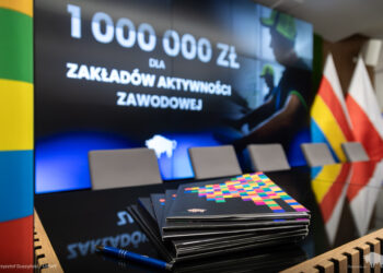 Podpisanie umów na dofinansowanie Zakładów Aktywności Zawodowej w województwie podlaskim