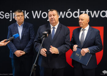 Briefing przed 29. sesją Sejmiku Województwa Podlaskiego z udziałem przewodniczącego Cezarego Cieślukowskiego