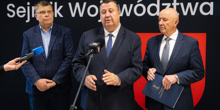 Briefing przed 29. sesją Sejmiku Województwa Podlaskiego z udziałem przewodniczącego Cezarego Cieślukowskiego