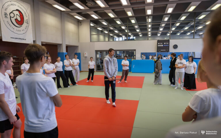 Uczestnicy Akademickiej Doby Sportu podczas zajęć na Politechnice Białostockiej (5)