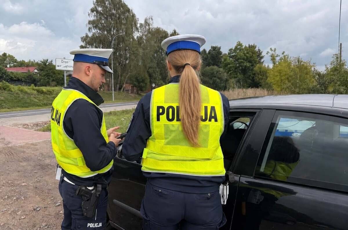 75-latek z promilem, bez oc i badań. kontrole w dwóch powiatach
