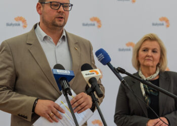 Konferencja prasowa w Urzędzie Miejskim w Białymstoku poświęcona zmianom organizacyjnym w szkołach i przedszkolach