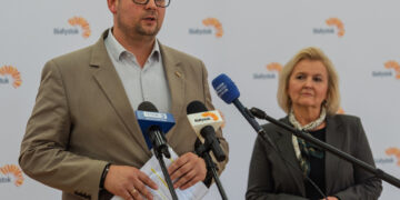 Konferencja prasowa w Urzędzie Miejskim w Białymstoku poświęcona zmianom organizacyjnym w szkołach i przedszkolach