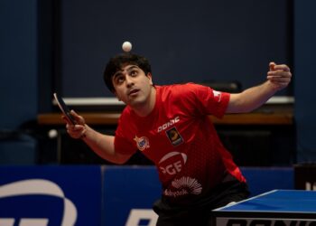 Amirreza Abbasi przy stole podczas meczu LOTTO Superligi w Białymstoku