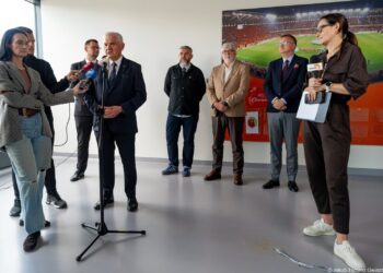 Konferencja prasowa zapowiadająca budowę Galerii Białostockiego Sportu na stadionie przy ulicy Słonecznej