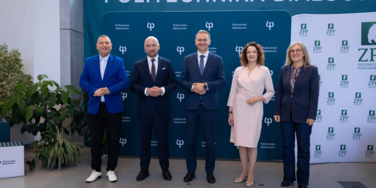 Konferencja prasowa Kongresu Smart Village Polska na Politechnice Bia\u0142ostockiej