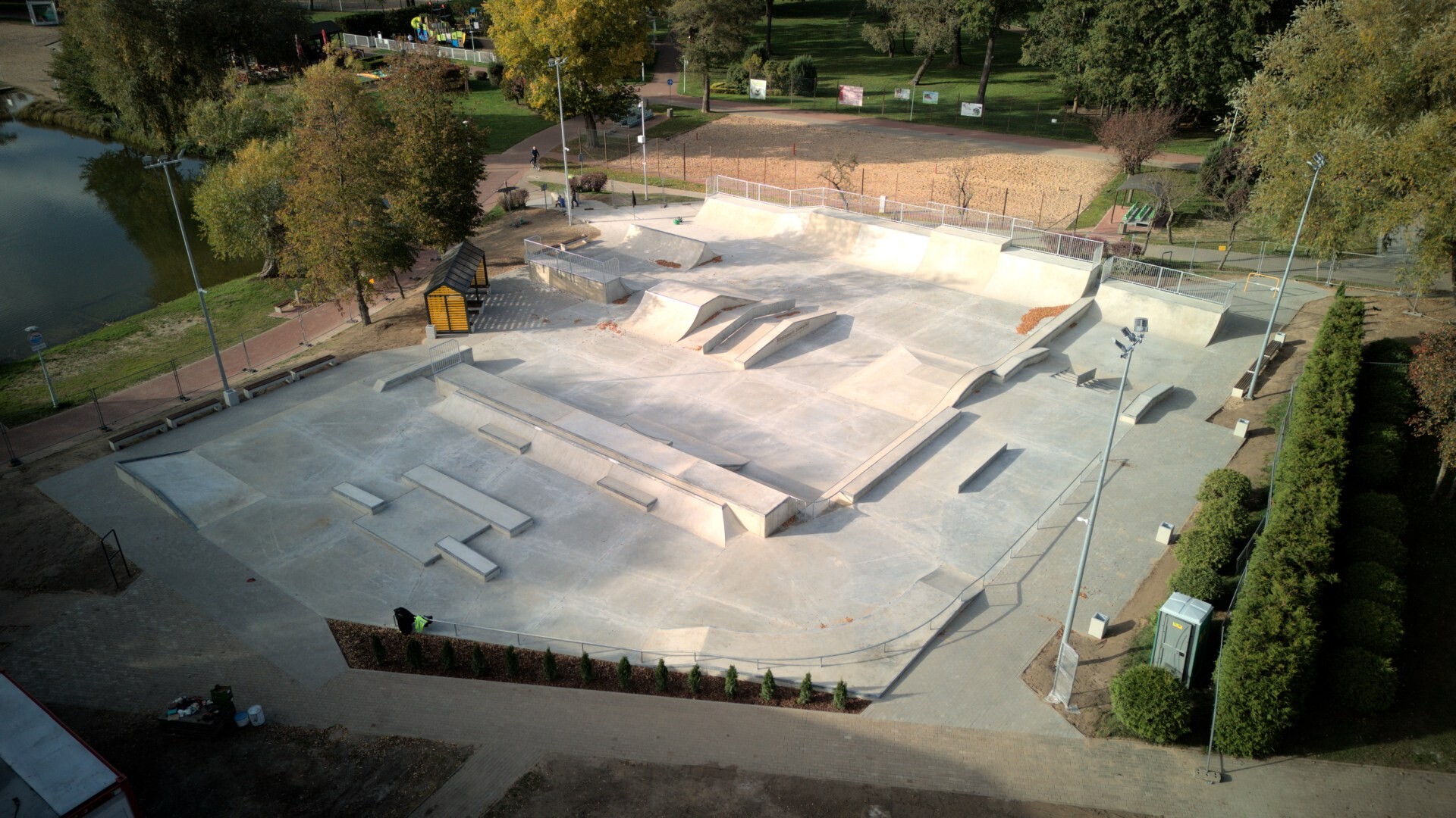 Skatepark nad Arkadi\u0105 w Suwa\u0142kach gotowy. Otwarcie 18 pa\u017adziernika