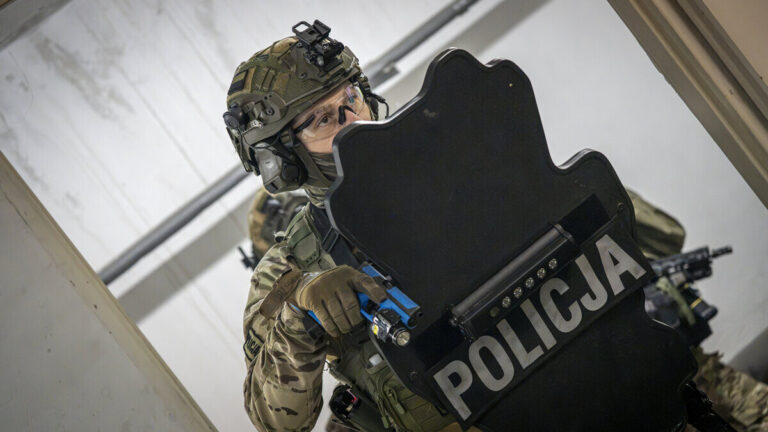 Policjanci Samodzielnego Pododdziału Kontrterrorystycznego w Białymstoku podczas zawodów PARAMEDYK (5)