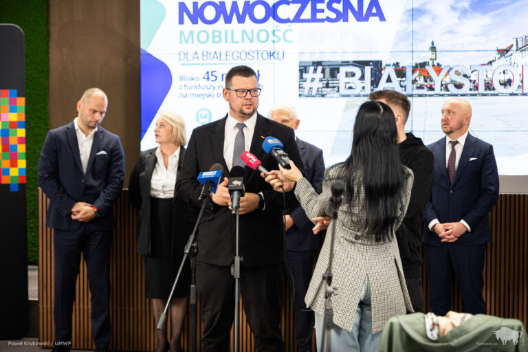 Podpisanie umowy o dofinansowanie projektu poprawy mobilności w Białostockim Obszarze Funkcjonalnym (7)