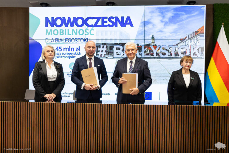 Podpisanie umowy o dofinansowanie projektu poprawy mobilności w Białostockim Obszarze Funkcjonalnym (8)