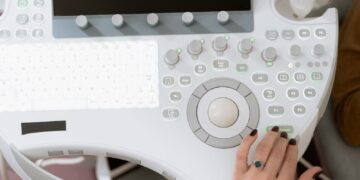 Aparat USG w gabinecie diagnostycznym