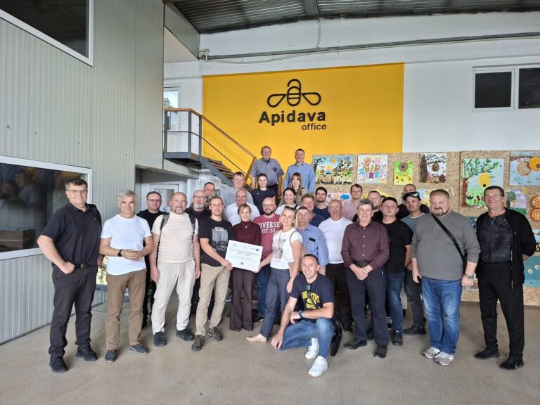 Pasieka odwiedzona przez podlaskich pszczelarzy podczas wizyty studyjnej w Rumunii (2)