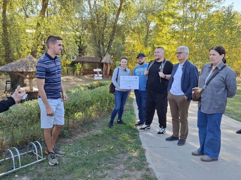Pasieka odwiedzona przez podlaskich pszczelarzy podczas wizyty studyjnej w Rumunii (3)