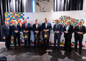 Uczestnicy konferencji podsumowującej inwestycje wodno-kanalizacyjne w województwie podlaskim