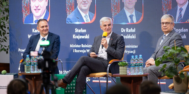 Panel dyskusyjny podczas Kongresu Smart Village Polska na Politechnice Białostockiej