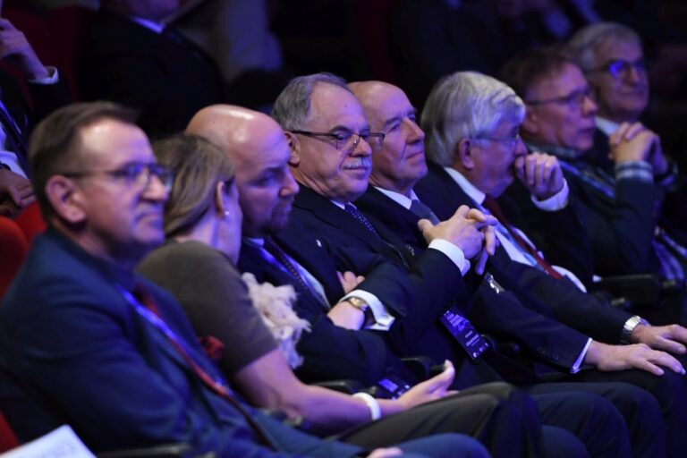 Panel dyskusyjny podczas X Forum Biznesowego Pogranicza w Suwałkach (4)