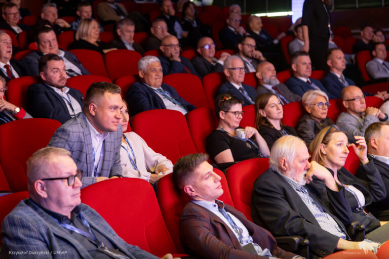 Panel dyskusyjny podczas X Forum Biznesowego Pogranicza w Suwałkach (5)