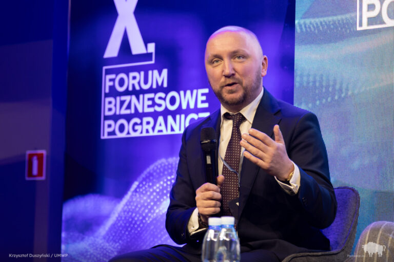 Panel dyskusyjny podczas X Forum Biznesowego Pogranicza w Suwałkach (7)