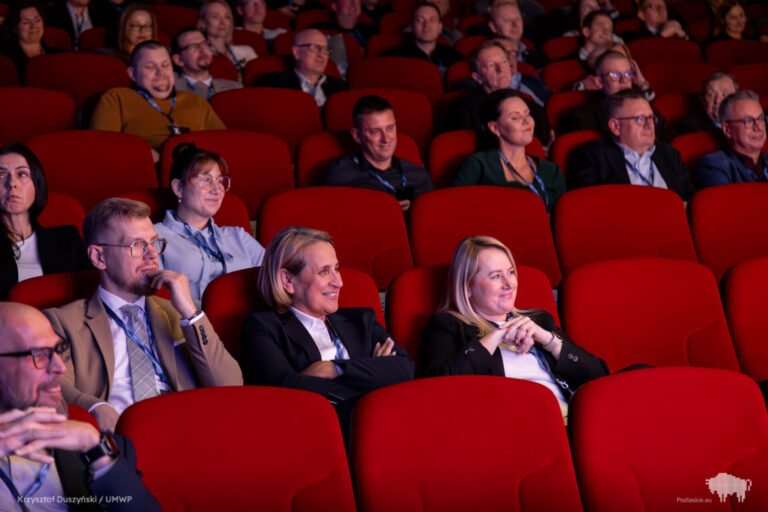 Panel dyskusyjny podczas X Forum Biznesowego Pogranicza w Suwałkach (8)